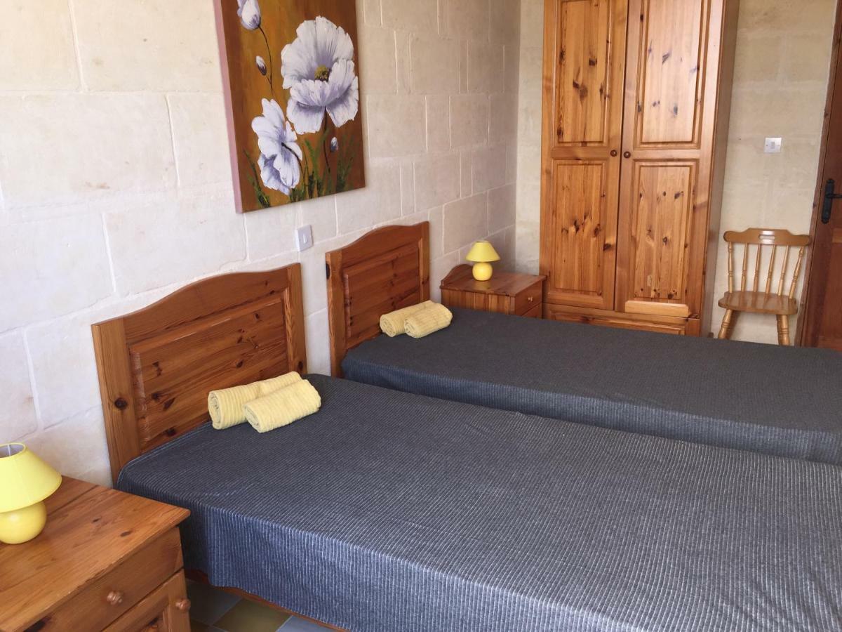 Ta' Lorenzo Guest House San Lawrenz Bagian luar foto