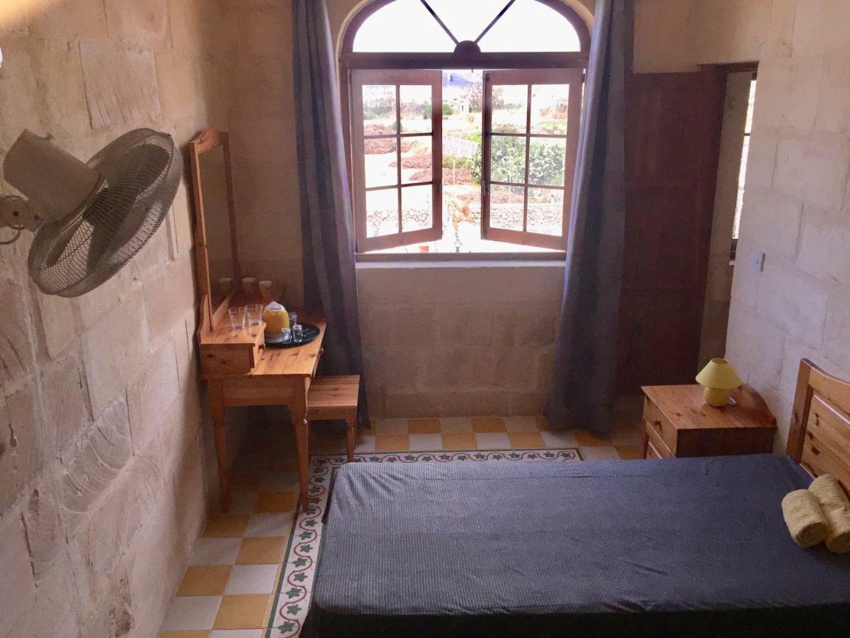 Ta' Lorenzo Guest House San Lawrenz Bagian luar foto